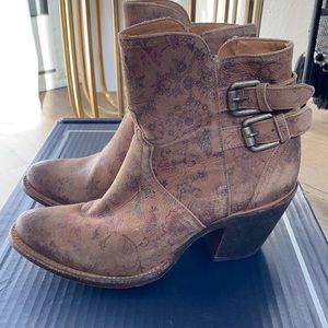 Lucchese booties size 8.5